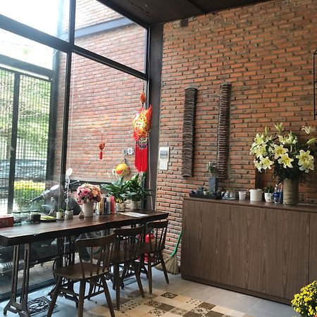 Ngoi House Hotel Дананг Екстериор снимка