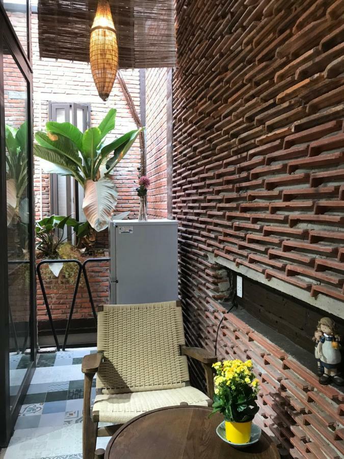 Ngoi House Hotel Дананг Екстериор снимка