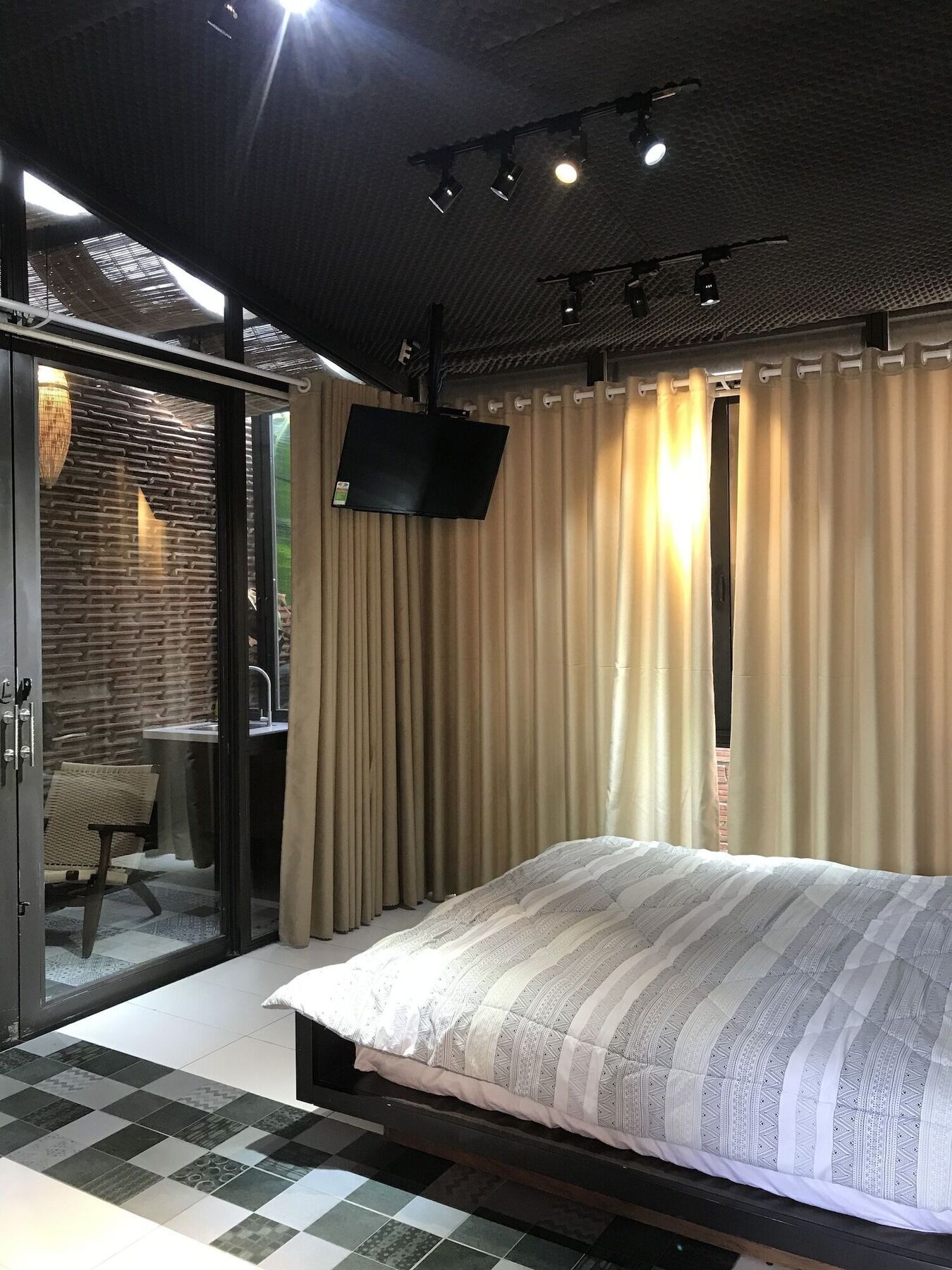 Ngoi House Hotel Дананг Екстериор снимка
